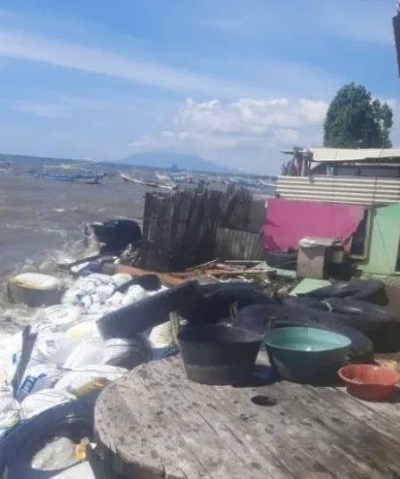 Gelombang Pasang Rusak Rumah Warga di Pesisir Situbondo 7 situbondo 1