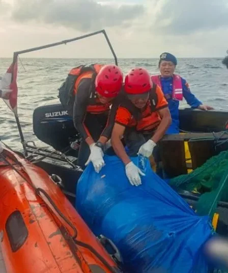 2 Mayat Diduga Korban KMP Tunu Pratama Jaya Ditemukan di Pantai Jembrana