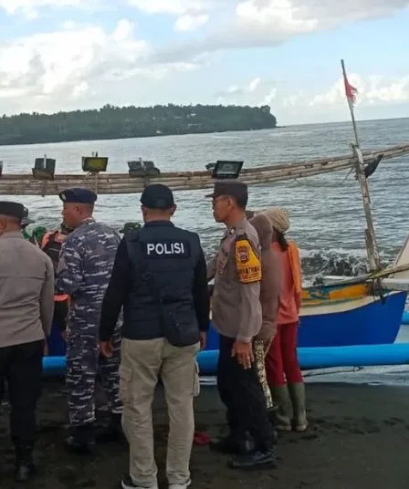 20 Orang Hilang, Basarnas Usul Operasi SAR KMP Tunu Pratama Jaya Diperpanjang 7 20 Orang Hilang Basarnas Usul Operasi SAR KMP Tunu Pratama Jaya Diperpanjang