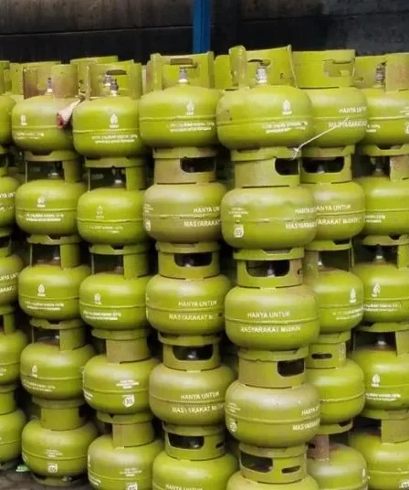 Menkop Sebut Penyaluran LPG Akan Dialihkan ke Koperasi Merah Putih 5 Menkop Sebut Penyaluran LPG Akan Dialihkan ke Koperasi Merah Putih