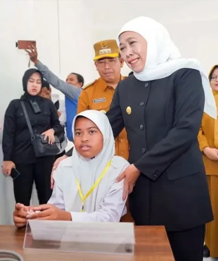 Khofifah Yakin Sekolah Rakyat Efektif Putus Rantai Kemiskinan 4 khofifah tinjau sekolah rakyat