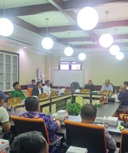 DPRD Surabaya Usul Revisi Perda Ketertiban Umum