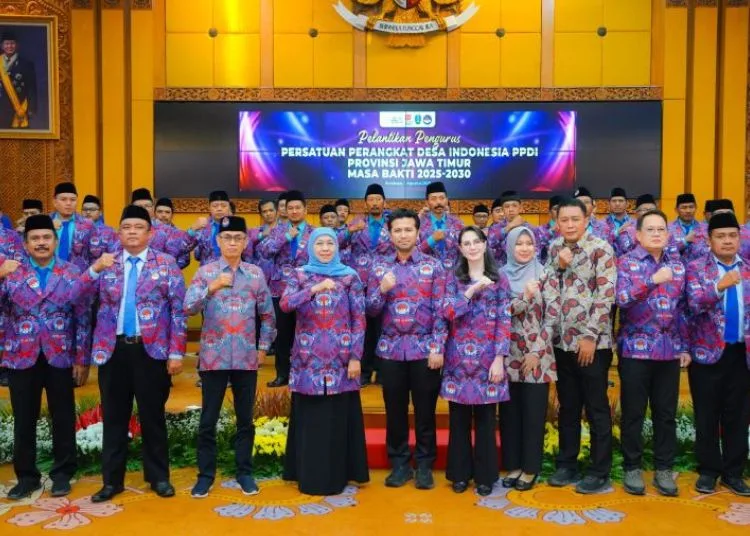 Khofifah Bantu Kawal Kejelasan Status Perangkat Desa ke Mendagri