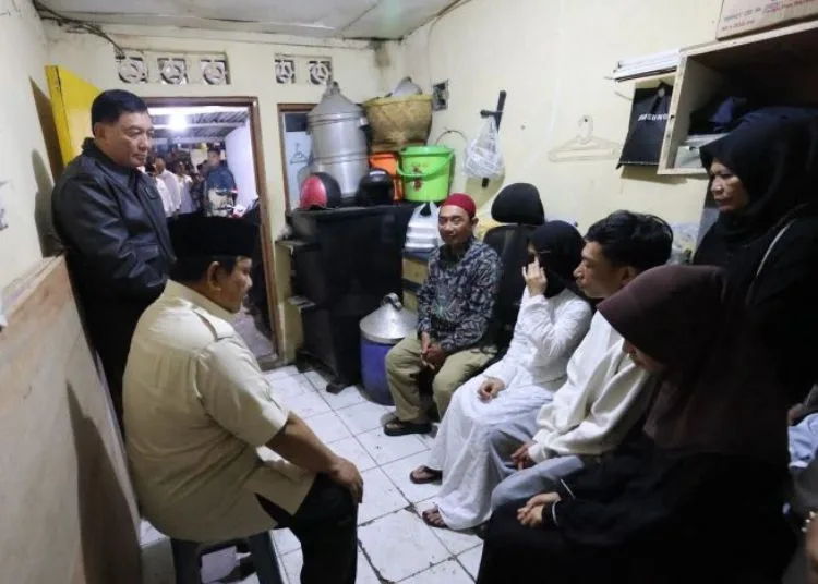 Prabowo Takziyah ke Rumah Affan Janji Tegakkan Keadilan