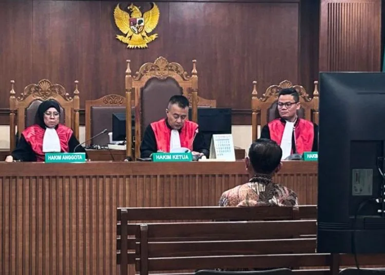 Terbukti Terima Suap, Eks Ketua PN Surabaya Divonis 7 Tahun Bui 1 Terbukti Terima Suap Eks Ketua PN Surabaya Divonis 7 Tahun Bui