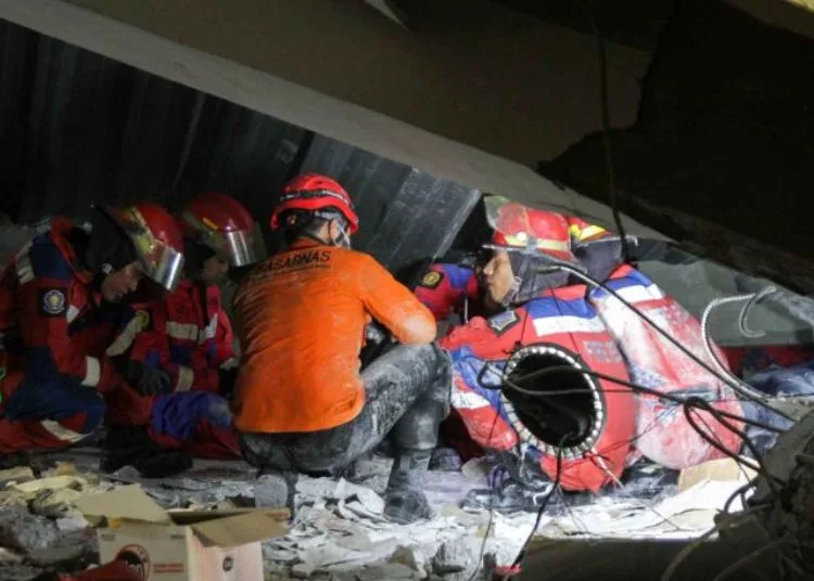 38 Korban Musala Ponpes Al Khoziny Sidoarjo Ambruk dalam Pencarian