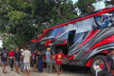 Kecelakaan bus rombongan RS Bina Sehat Jember