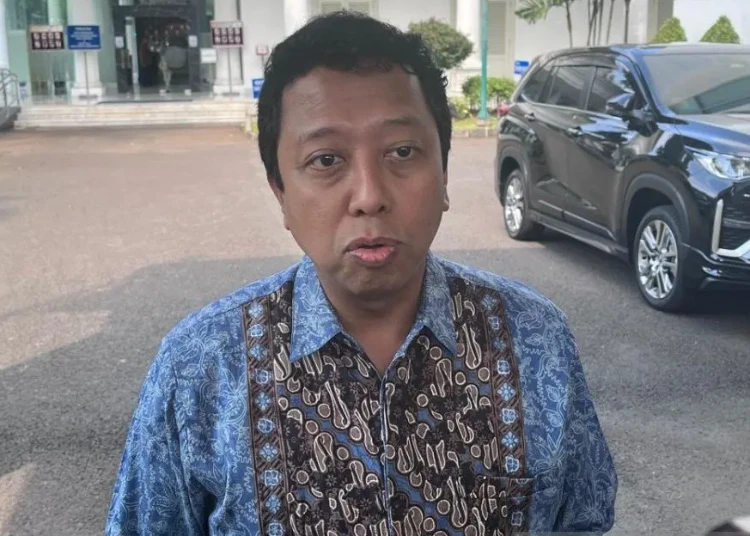 Bantah Klaim Mardiono, Rommy: Agus Suparmanto Jadi Ketum PPP 2025-2030 1 Ketua Majelis Pertimbangan PPP Muhammad Romahurmuziy yang akrab disapa Rommy