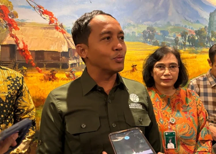 Menhut Klarifikasi soal Main Domino Bareng Eks Tersangka Pembalakan Liar 1 Menhut Raja Juli Antoni