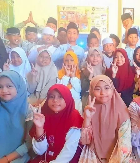 Sambut HSN siswa SDSMP di Situbondo wajib kenakan busana Muslim