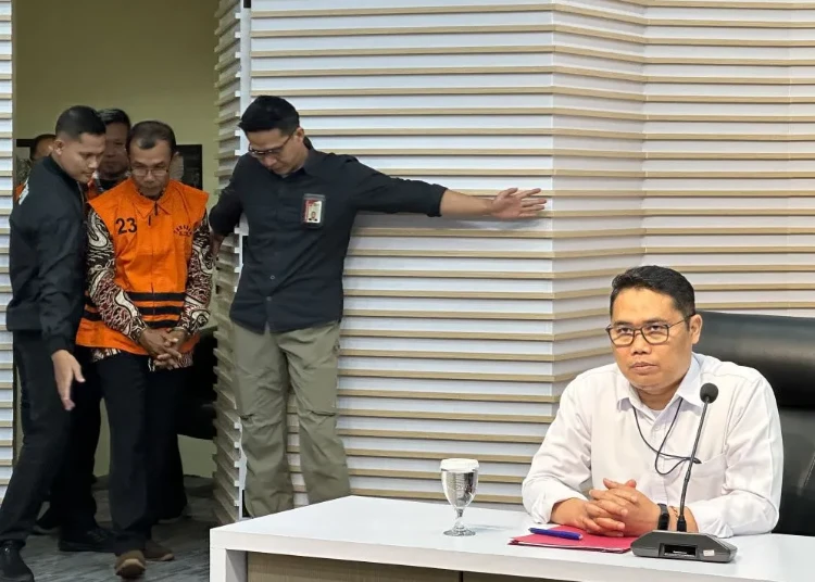 KPK Tetapkan 21 Tersangka Korupsi Dana Hibah Pemprov Jatim 1 Tersangka korupsi dana hibah Pemprov Jatim