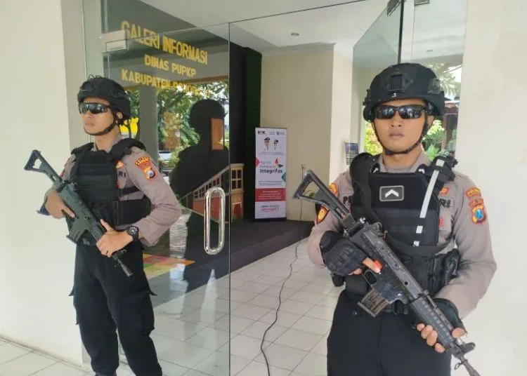 Penyelidikan Merembet ke Kantor DPUPKP Ponorogo, KPK Dikawal Polisi Bersenjata 1 ponorogo