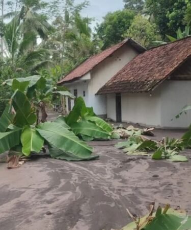 Banjir Lahar Semeru Rendam 9 Rumah di Lumajang Warga Diimbau Tetap Siaga