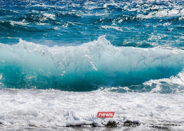 Ilustrasi gelombang laut