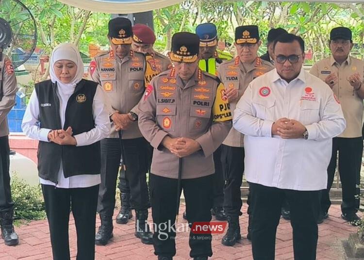 Kapolri berziarah di makam Marsinah