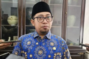 Kasus Ijazah Palsu DPR Desak KPU Perketat Verifikasi Calon Kepala Daerah