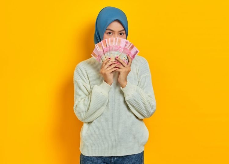 Khofifah Tetapkan UMK Jatim 2026, Paling Rendah Situbondo Rp2,48 Juta 1 Khofifah Tetapkan UMK Jatim 2026 Paling Rendah Situbondo Rp248 Juta