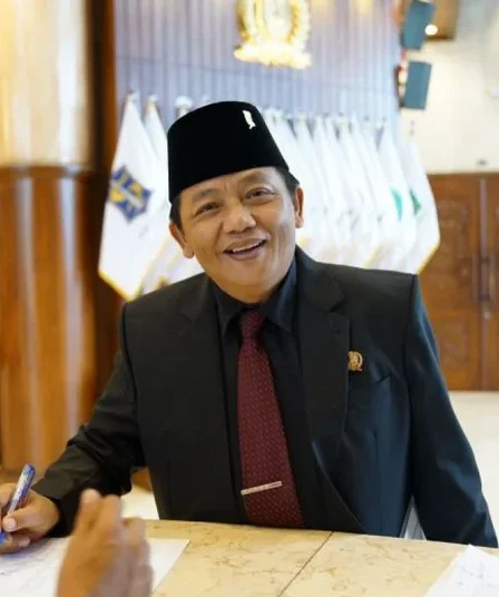 anggota komisi c dprd jawa timur guntur wahono