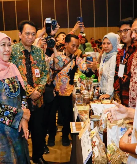 gubernur jatim khofifah indar parawansa kegiatan misi dagang jatim jateng di semarang