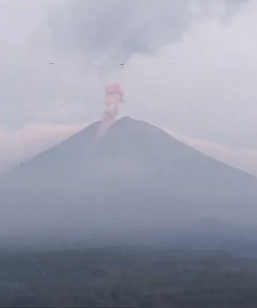 gunung semeru erupsi 19012026