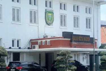 kpk geledah balai kota madiun