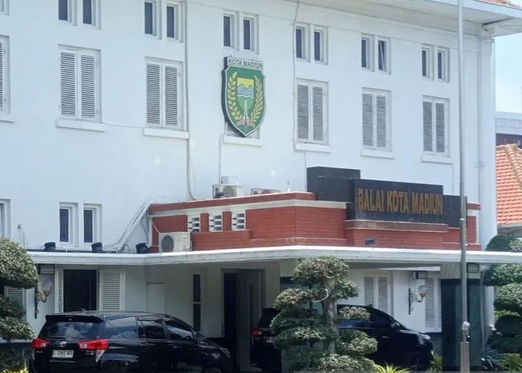 kpk geledah balai kota madiun