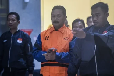 kpk tahan wali kota madiun maidi 1