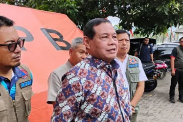 anggota komisi viii dpr ri nanang samodra serahkan bantuan penanganan dampak gempa bumi pacitan