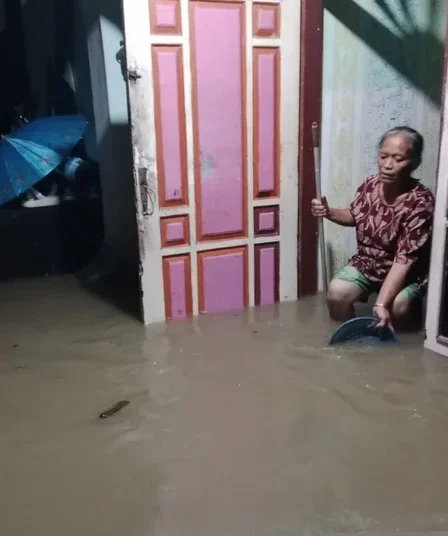 banjir di rumah warga jember