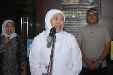 gubernur jawa timur khofifah indar parawansa jalani pemeriksaan 10072025