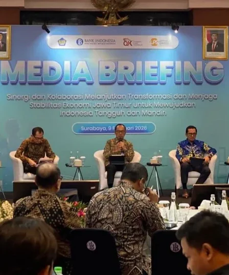 kepala perwakilan bank indonesia provinsi jawa timur ibrahim dalam media briefing di surabaya