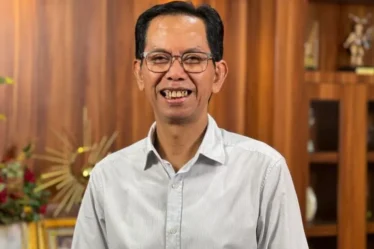 ketua dprd kota surabaya adi sutarwijono