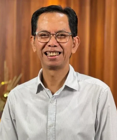 ketua dprd kota surabaya adi sutarwijono