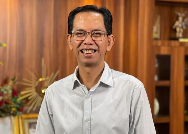 ketua dprd kota surabaya adi sutarwijono