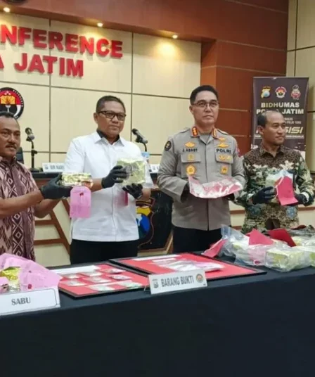Polda Jatim Gagalkan Peredaran 33 Kg Sabu Jaringan Lintas Daerah 7 polda jatim barang bukti sabu
