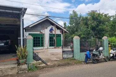 teras rumah warga ambrol gempa pacitan
