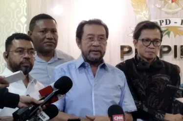 wakil ketua dpd ri yorrys raweyai dan direktur eksekutif amnesty international indonesia usman hamid