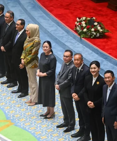 dpr setujui lima calon dewan komisioner ojk 2026 2031