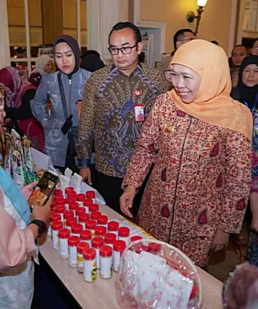 gubernur jatim khofifah indar parawansa memimpin misi dagang jatim di jakarta