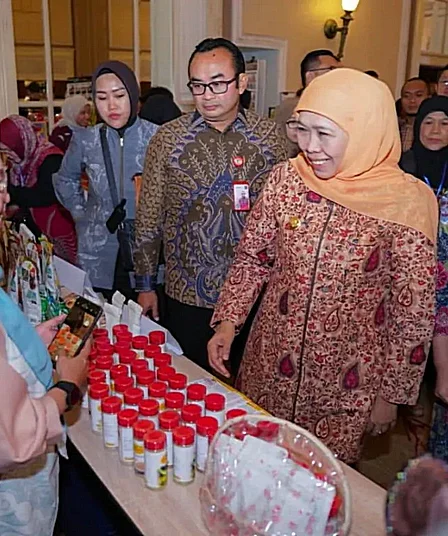 gubernur jatim khofifah indar parawansa memimpin misi dagang jatim di jakarta