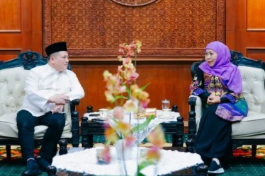 gubernur jatim khofifah indar parawansa menerima audiensi kepala bpn jatim