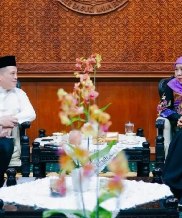 gubernur jatim khofifah indar parawansa menerima audiensi kepala bpn jatim