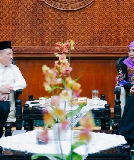 gubernur jatim khofifah indar parawansa menerima audiensi kepala bpn jatim