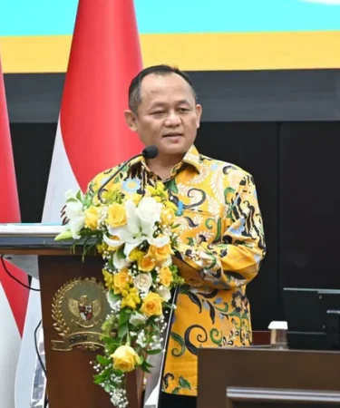 ketua fraksi partai golkar dpr muhammad sarmuji