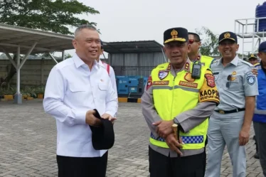 menhub dudy purwagandhi pantau persiapan one way nasional di gerbang tol cikampek utama