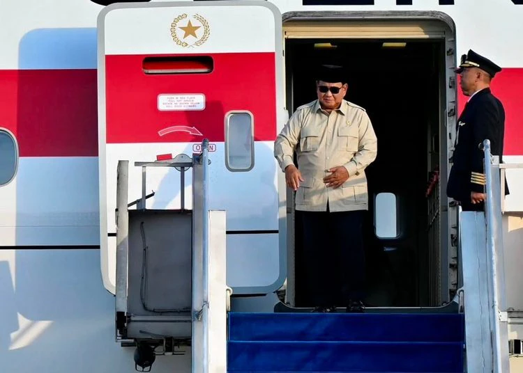 Prabowo Tegaskan Kunjungan Kerja Luar Negeri untuk Kepentingan Rakyat 1 presiden prabowo subianto tiba di tanah air usai kunjungan luar negeri