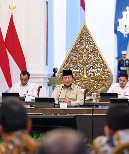 Silaturahmi Kebangsaan di Istana, Presiden Prabowo Diapit Jokowi dan SBY 1 presiden ri prabowo subianto memimpin silaturahmi dan diskusi kebangsaan diapit jokowi dan sby