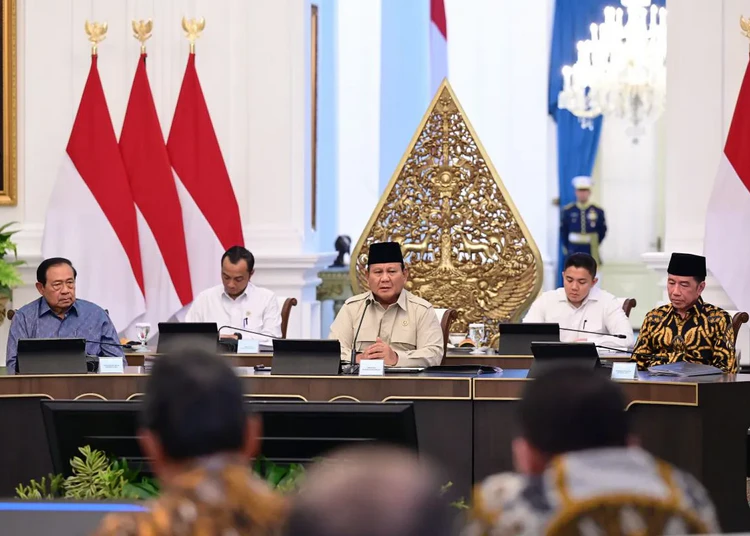 presiden ri prabowo subianto memimpin silaturahmi dan diskusi kebangsaan diapit jokowi dan sby