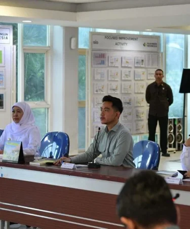 wapres gibran rakabuming memimpin rapat koordinasi penanganan banjir tuban