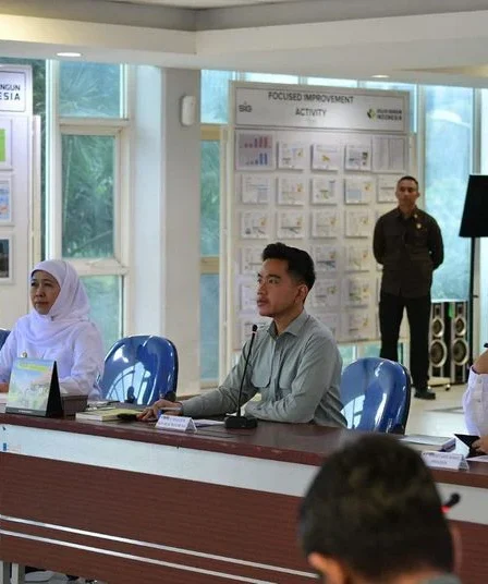 wapres gibran rakabuming memimpin rapat koordinasi penanganan banjir tuban